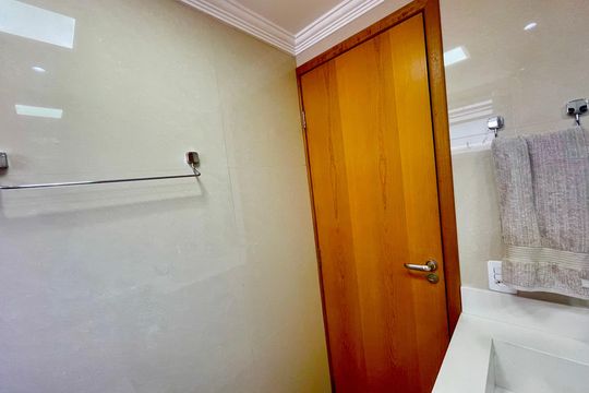 Banheiro de apartamento à venda com 2 quartos, 58m² em Jardim Guilhermino, Guarulhos