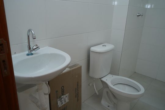 Banheiro Social de kitnet/studio à venda com 1 quarto, 28m² em Vila Carrão, São Paulo