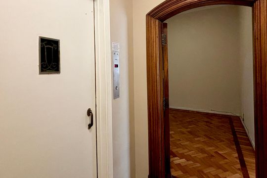 Hall de entrada de apartamento para alugar com 3 quartos, 216m² em Copacabana, Rio de Janeiro