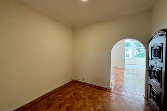 Hall de entrada de apartamento para alugar com 3 quartos, 216m² em Copacabana, Rio de Janeiro