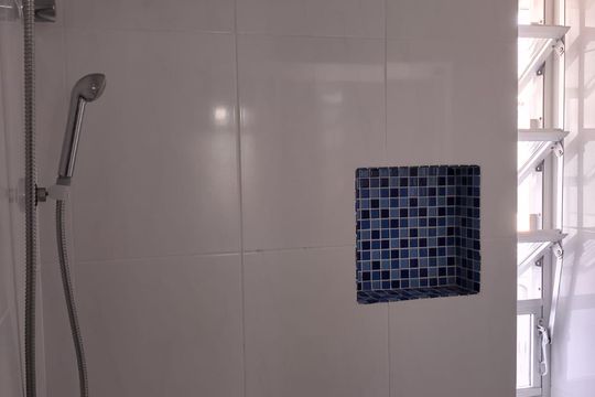 Banheiro de apartamento para alugar com 1 quarto, 60m² em Petrópolis, Porto Alegre