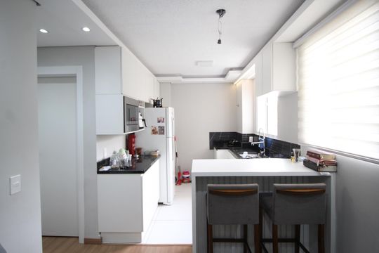 Sala de apartamento à venda com 2 quartos, 50m² em Santa Fé, Porto Alegre