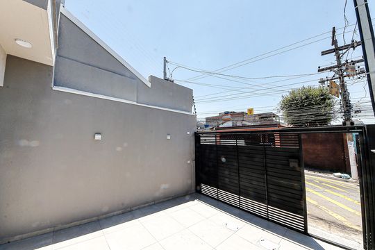 Garagem de casa à venda com 3 quartos, 77m² em Vila Uniao (zona Leste), São Paulo