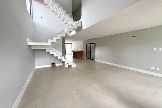 Casa à venda com 4 quartos, 350m² em Barra da Tijuca, Rio de Janeiro