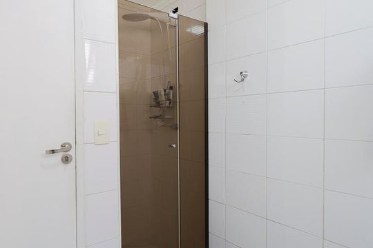 Banheiro de apartamento à venda com 2 quartos, 64m² em Santana, São Paulo
