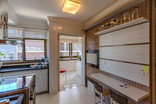 Cozinha de apartamento à venda com 3 quartos, 133m² em Tristeza, Porto Alegre