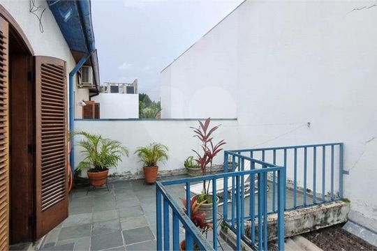 Casa de Condomínio à venda com 3 quartos, 143m² em Vila Elvira, São Paulo