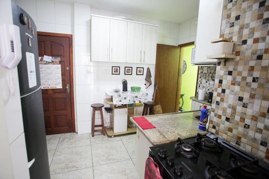 Cozinha de apartamento à venda com 3 quartos, 120m² em Anil, Rio de Janeiro