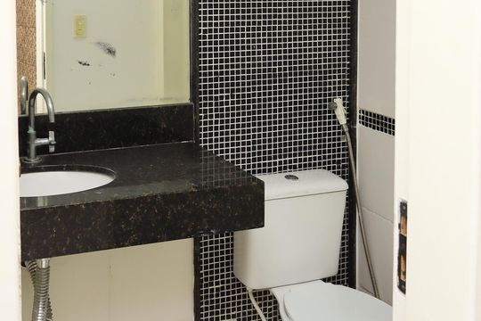 Banheiro Social de casa para alugar com 4 quartos, 192m² em Itapuã, Salvador