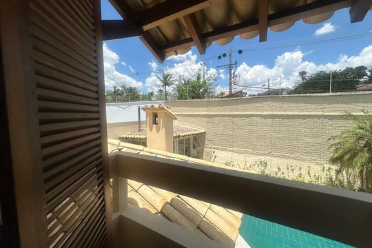 Sacada da Suíte 1 de casa de condomínio à venda com 3 quartos, 362m² em Alphaville Residencial Um, Barueri