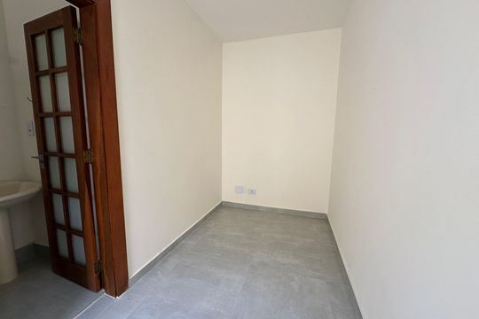 Quarto de Serviço de casa de condomínio à venda com 3 quartos, 362m² em Alphaville Residencial Um, Barueri