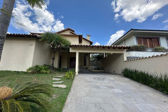 Garagem de casa de condomínio à venda com 3 quartos, 362m² em Alphaville Residencial Um, Barueri