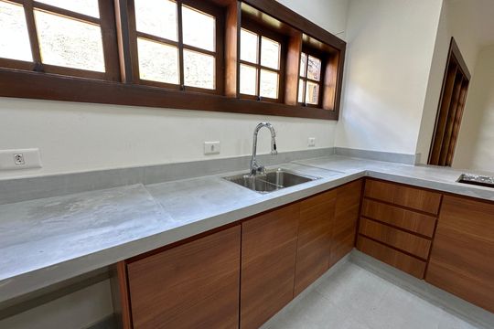 Cozinha de casa de condomínio à venda com 3 quartos, 362m² em Alphaville Residencial Um, Barueri