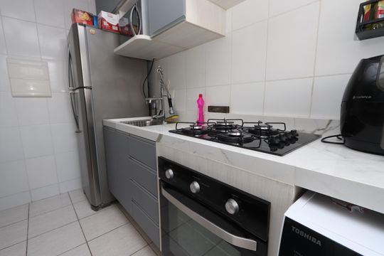 Cozinha de apartamento à venda com 2 quartos, 50m² em Vila Metalúrgica, São Paulo