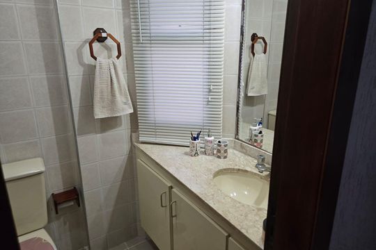 Banheiro de apartamento à venda com 3 quartos, 80m² em Parque Peruche, São Paulo