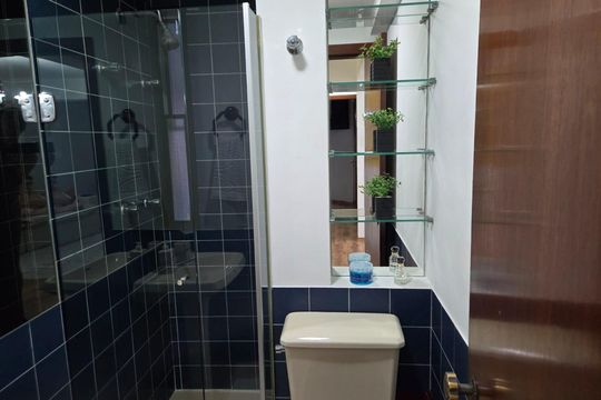 Banheiro de apartamento à venda com 3 quartos, 80m² em Parque Peruche, São Paulo