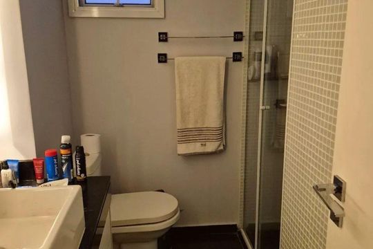 Banheiro de apartamento à venda com 1 quarto, 84m² em Pinheiros, São Paulo