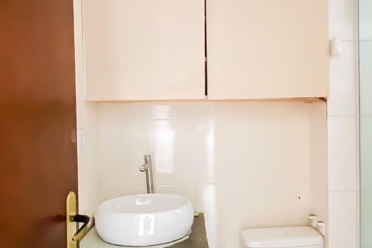 Banheiro de apartamento à venda com 2 quartos, 39m² em Parque Boturussu, São Paulo