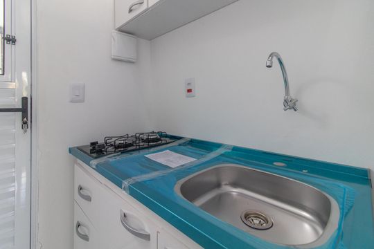 Cozinha de apartamento para alugar com 1 quarto, 50m² em Azenha, Porto Alegre
