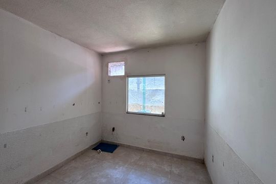 Quarto de casa à venda com 2 quartos, 200m² em Vargem Grande, Rio de Janeiro