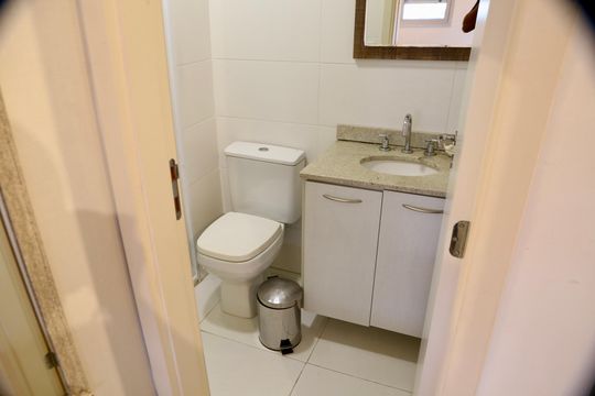 Banheiro de kitnet/studio à venda com 1 quarto, 33m² em Chácara Santo Antônio, São Paulo