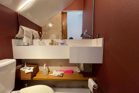 Lavabo de casa de condomínio à venda com 3 quartos, 136m² em Caxingui, São Paulo