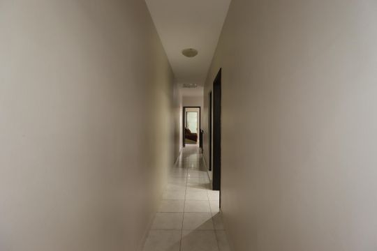 Corredor do segundo piso de casa à venda com 3 quartos, 80m² em Jardim Santo Alberto, Santo André