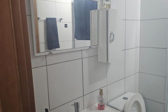 Banheiro de apartamento para alugar com 2 quartos, 50m² em Olaria, Canoas