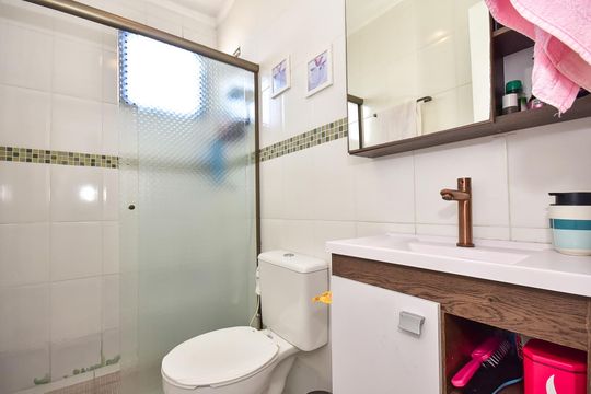 Banheiro de apartamento à venda com 2 quartos, 58m² em Jardim Taboao, São Paulo