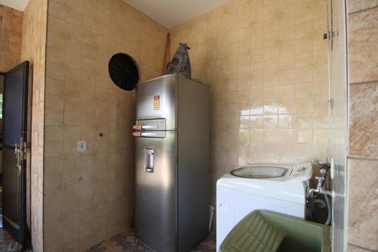 Área de serviço de casa de condomínio à venda com 4 quartos, 1500m² em Pechincha, Rio de Janeiro