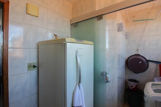 Cozinha e Área de Serviço de apartamento para alugar com 2 quartos, 44m² em Copacabana, Belo Horizonte