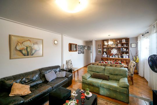Sala de estar de casa à venda com 4 quartos, 150m² em Vila Matilde, São Paulo