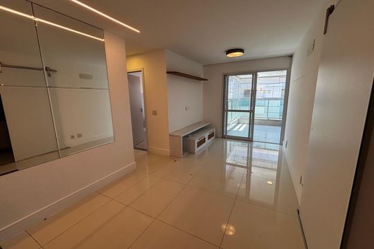 Sala de apartamento à venda com 2 quartos, 74m² em Recreio dos Bandeirantes, Rio de Janeiro