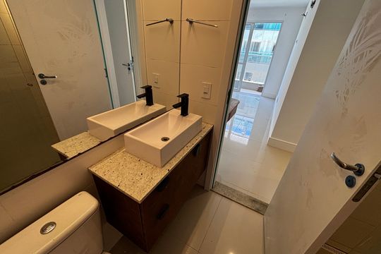 Banheiro da Suíte de apartamento à venda com 2 quartos, 74m² em Recreio dos Bandeirantes, Rio de Janeiro