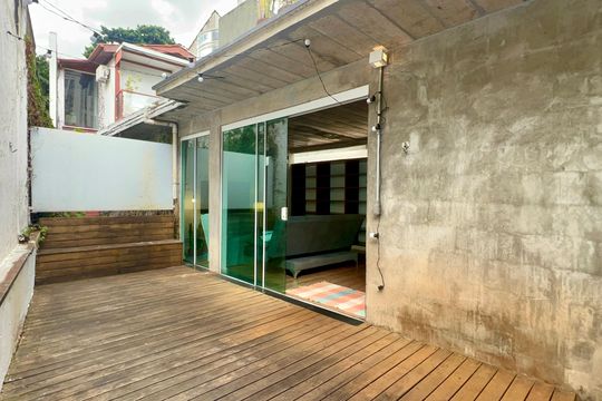 Derick de casa à venda com 2 quartos, 110m² em Vila Madalena, São Paulo