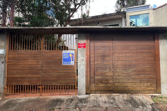 Fachada de casa à venda com 2 quartos, 110m² em Vila Madalena, São Paulo