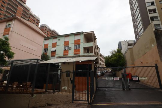 Fachada de apartamento à venda com 3 quartos, 77m² em Rio Branco, Porto Alegre