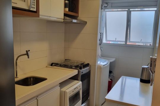 Cozinha de apartamento à venda com 2 quartos, 72m² em Cambuí, Campinas