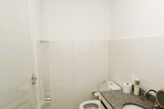 Banheiro da Suíte de apartamento para alugar com 2 quartos, 50m² em Palmeiras, Belo Horizonte