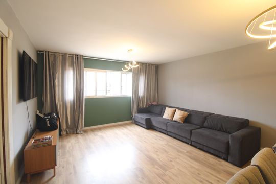 Sala de casa à venda com 3 quartos, 125m² em Vila Marari, São Paulo