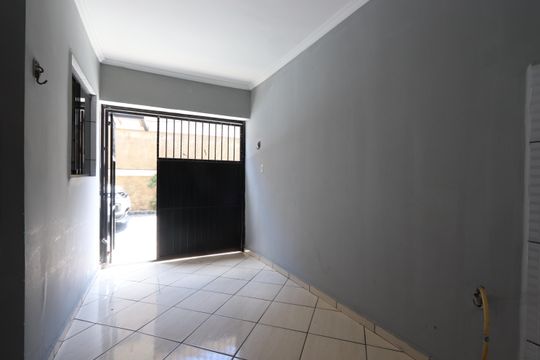 Lavanderia e Garagem de casa de condomínio para alugar com 2 quartos, 76m² em Vila Industrial, São Paulo
