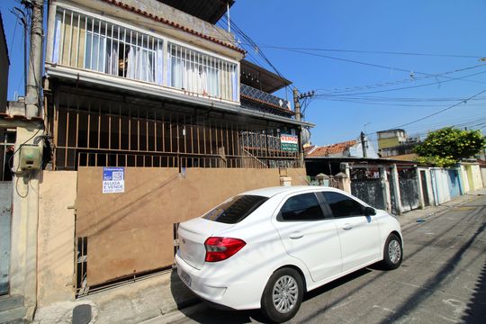 Fachada da casa de apartamento à venda com 3 quartos, 100m² em Vaz Lobo, Rio de Janeiro