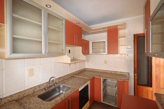 Cozinha de apartamento para alugar com 2 quartos, 140m² em Sarandi, Porto Alegre