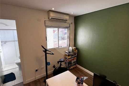 Casa à venda com 3 quartos, 242m² em Chora Menino, São Paulo