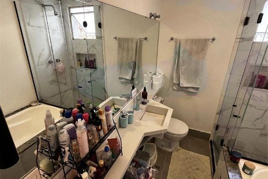 Casa à venda com 3 quartos, 242m² em Chora Menino, São Paulo