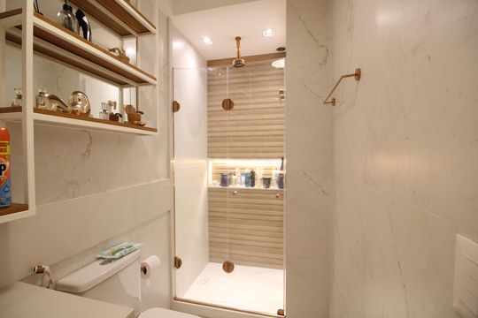 Banheiro Social de apartamento à venda com 3 quartos, 173m² em Barra Olímpica, Rio de Janeiro