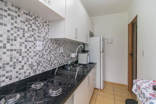 Cozinha de apartamento à venda com 1 quarto, 42m² em Cavalhada, Porto Alegre