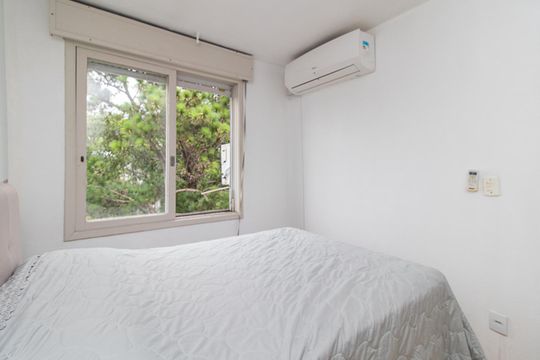 Quarto de apartamento à venda com 1 quarto, 42m² em Cavalhada, Porto Alegre
