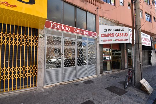 Fachada de kitnet/studio para alugar com 1 quarto, 21m² em Centro, Curitiba