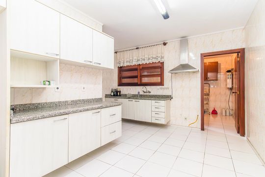 Casa para alugar com 3 quartos, 243m² em Menino Deus, Porto Alegre